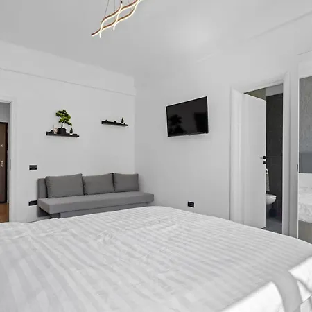 Riverview Downtown Boulevard Apartment *