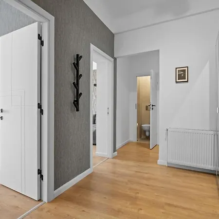 Riverview Downtown Boulevard Apartment *