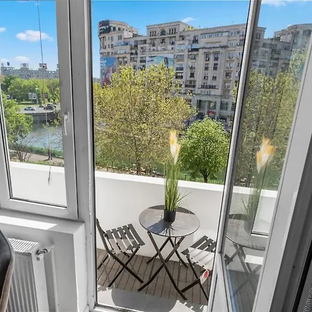 Riverview Downtown Boulevard Apartment *