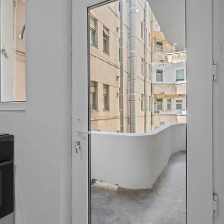 Riverview Downtown Boulevard Apartment Bucharest
