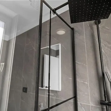 Riverview Downtown Boulevard Apartment